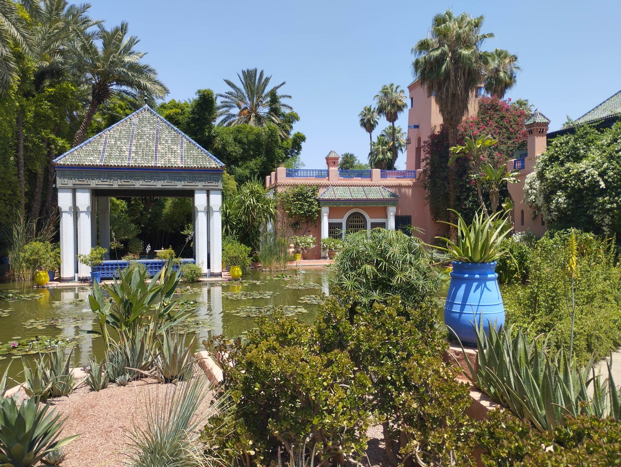 How to Use Cash in Morocco: ATMs, Exchange, and Fee Avoidance